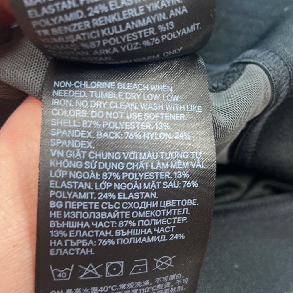 H&M High Support Sports Bra in Black - Picture 6 of 6